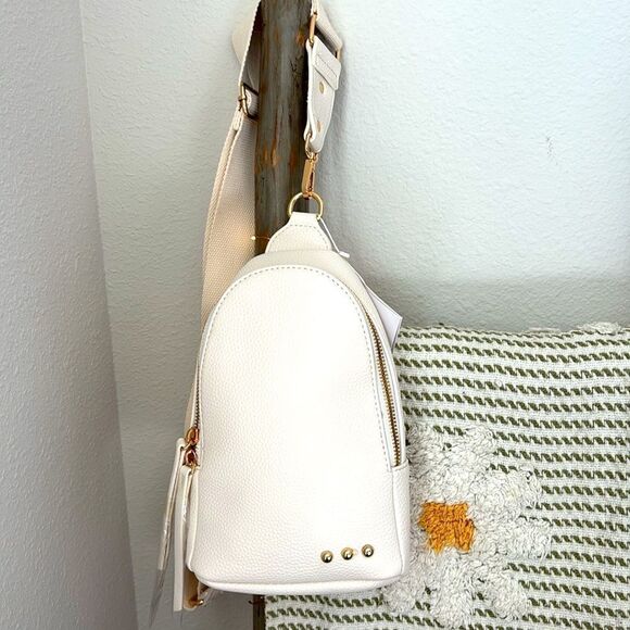 Pretty Simple Adventure Awaits Sling Bag/Cream - Picture 1 of 8
